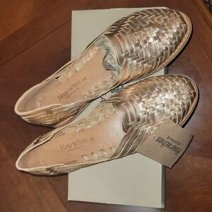 Huaraches by Bearpaw.  NEW! Never worn. Tags on!